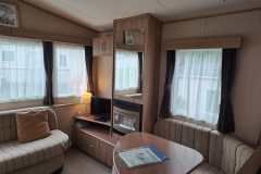 Larch-dining-area