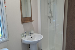 Spruce-7-shower-room