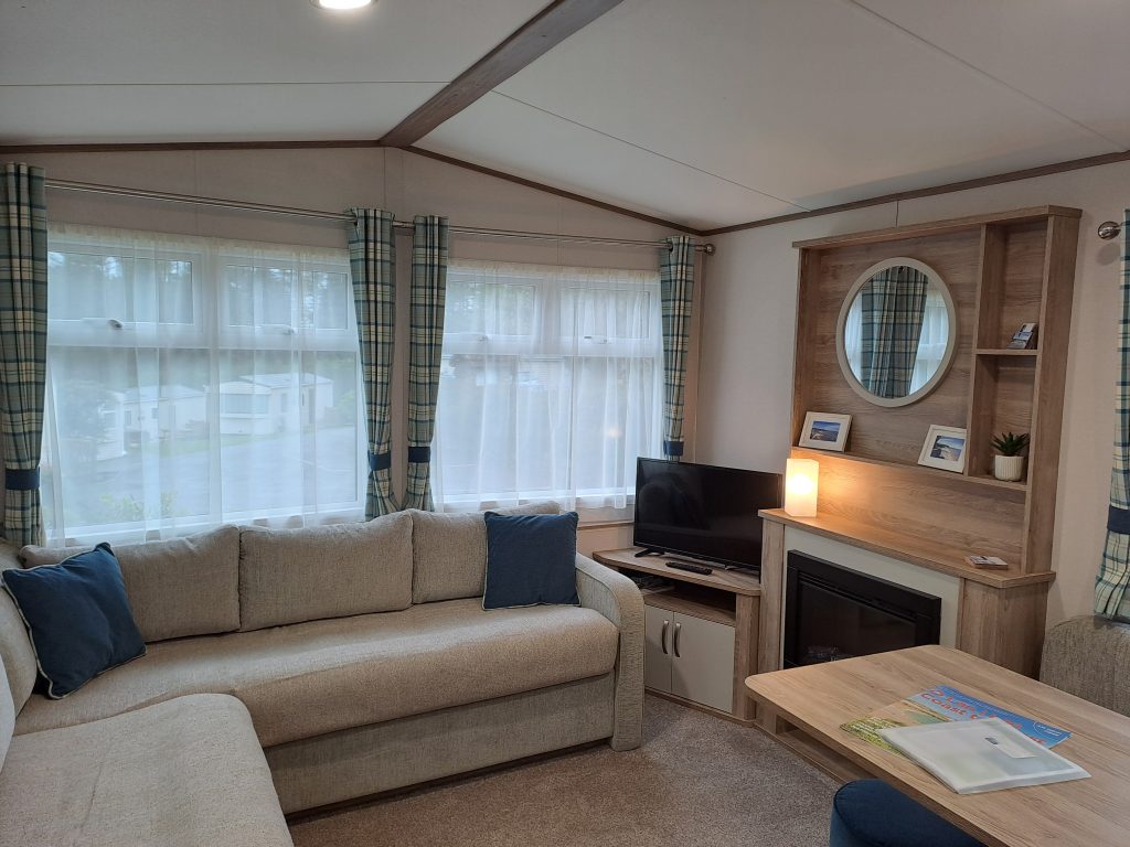 Home pine caravan lounge